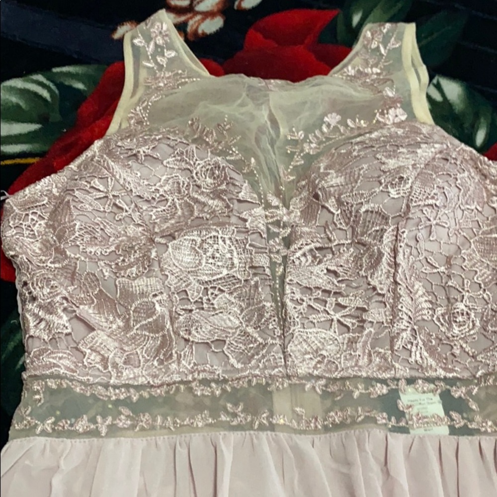 Dress - Picture 1 of 7